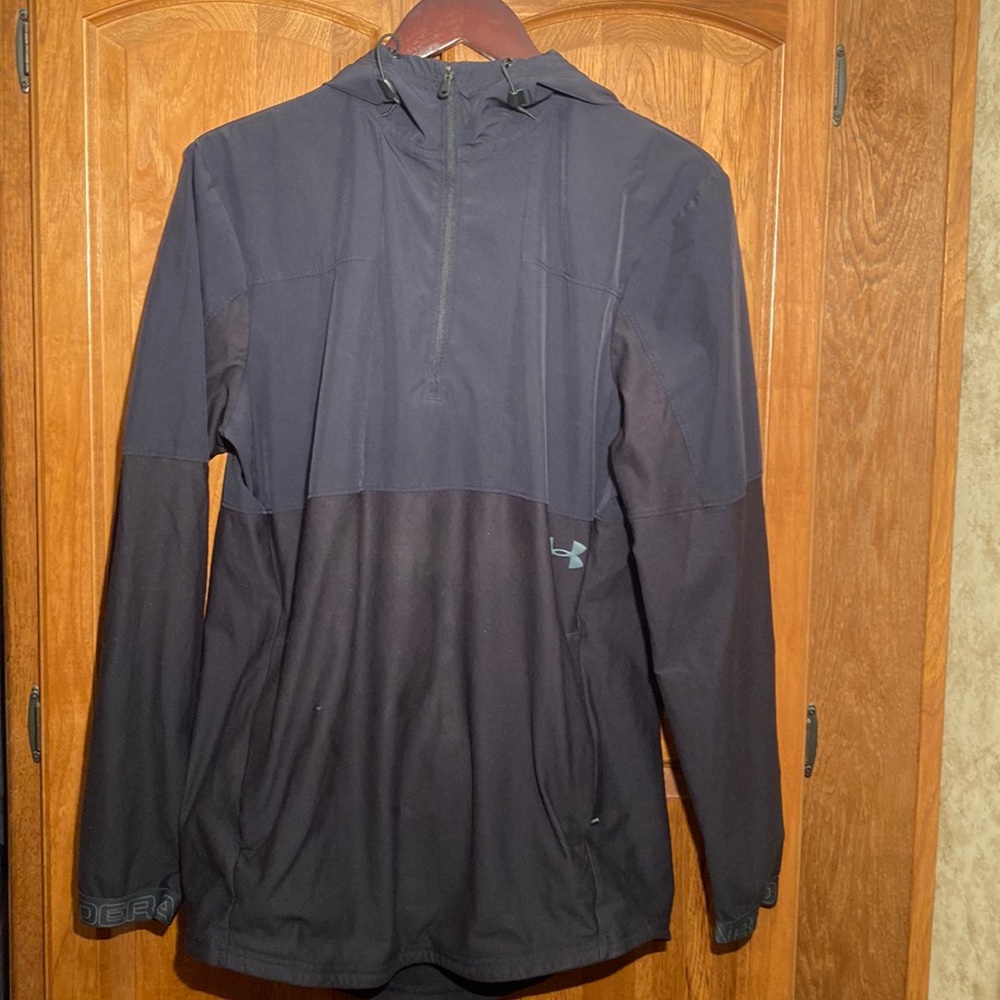 Under Armour fitted pullover